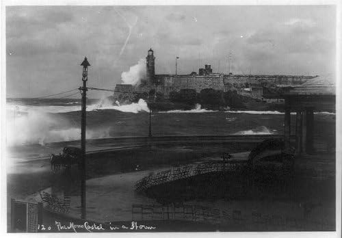צילום היסטורי-פינדס: טירת מורו בסערה, מגדלור, ביצורים, 1895-1920, גלים מתנפצים