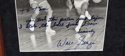 וולט פרייז'ר חתום על חתימה 11x14 פיסטונס נ 'דייב בינג ממוסגר JSA - תמונות NBA עם חתימה